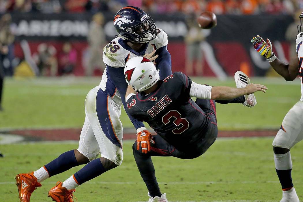 Linebacker (40) Von Miller of the Los Angeles Rams against the Arizona  Cardinals in an NFL