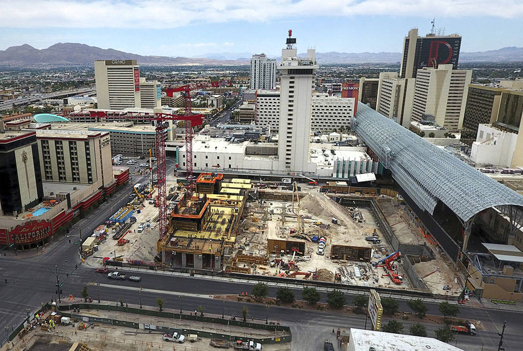Downtown Las Vegas hotel project going vertical — VIDEO