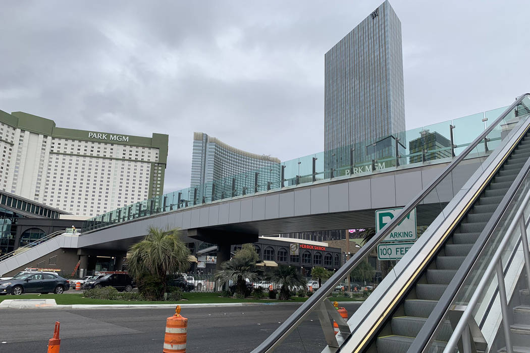 New Las Vegas Strip bridge opens to pedestrians Las Vegas ReviewJournal