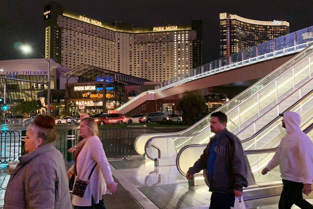 New Las Vegas Strip bridge opens to pedestrians | Las Vegas Review-Journal
