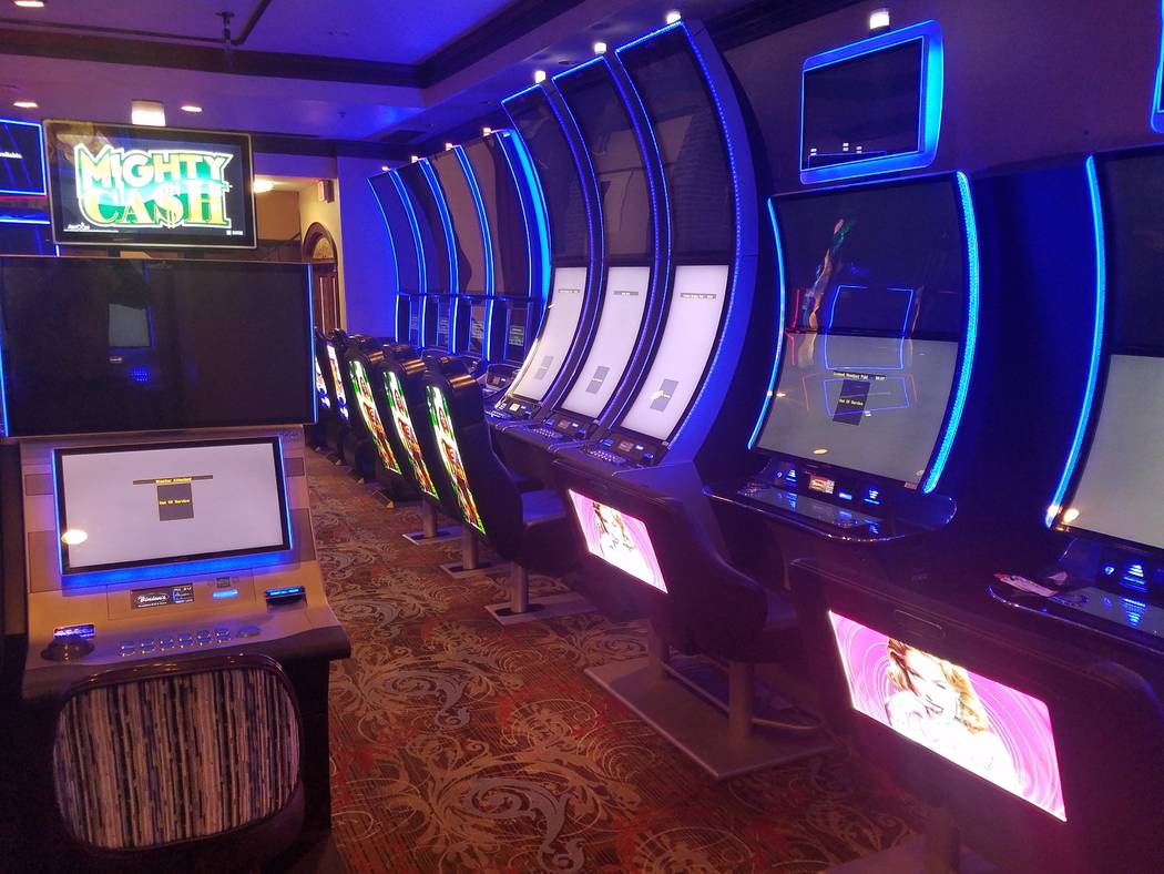 Does anybody knows if there are any Titanic slots machines like this one in Las  Vegas? : r/vegas
