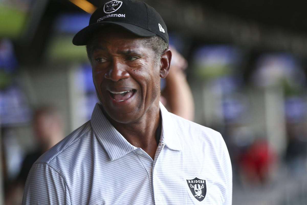 Raiders great Lester Hayes still waiting for Hall of Fame call