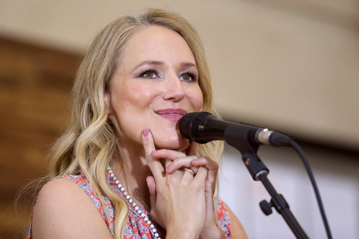 Grammy-Nominated Singer-Songwriter Jewel Opens Up About Her Painful  Past—And What It Took to Heal