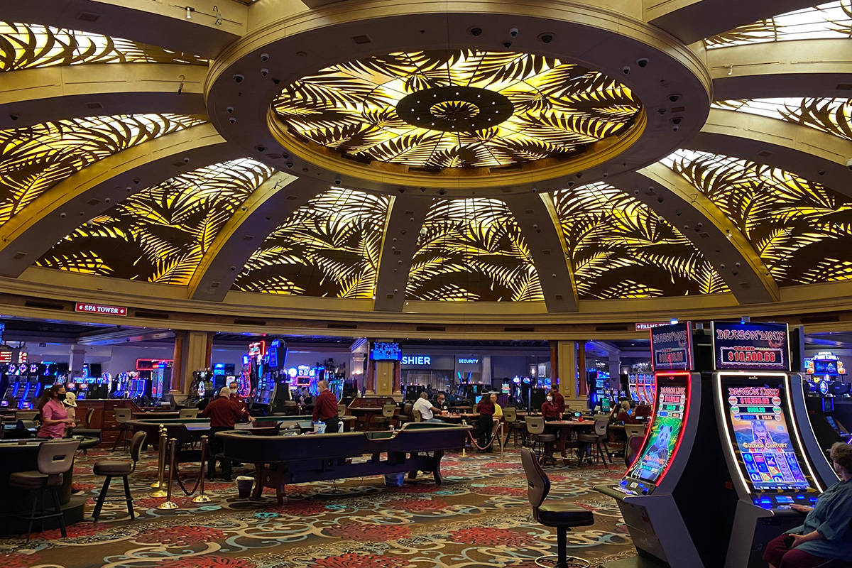 Las Vegas locals casinos see traffic, but large crowds absent | Las Vegas Review-Journal