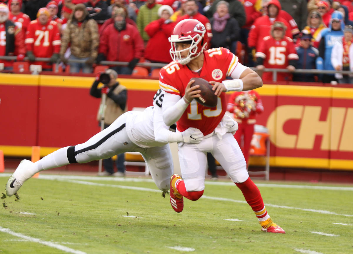 Patrick Mahomes happy with Chiefs contract amid QB extensions