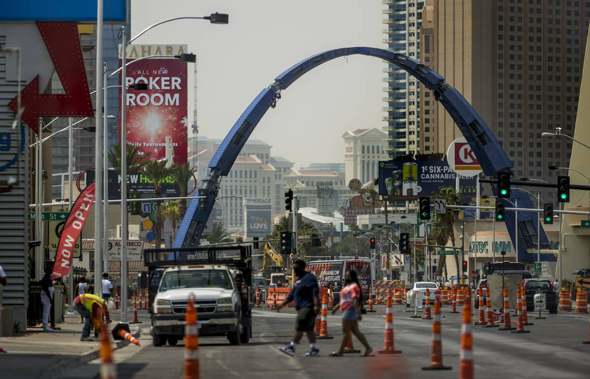 Las Vegas installs downtown Gateway Arches landmark - Los Angeles Times