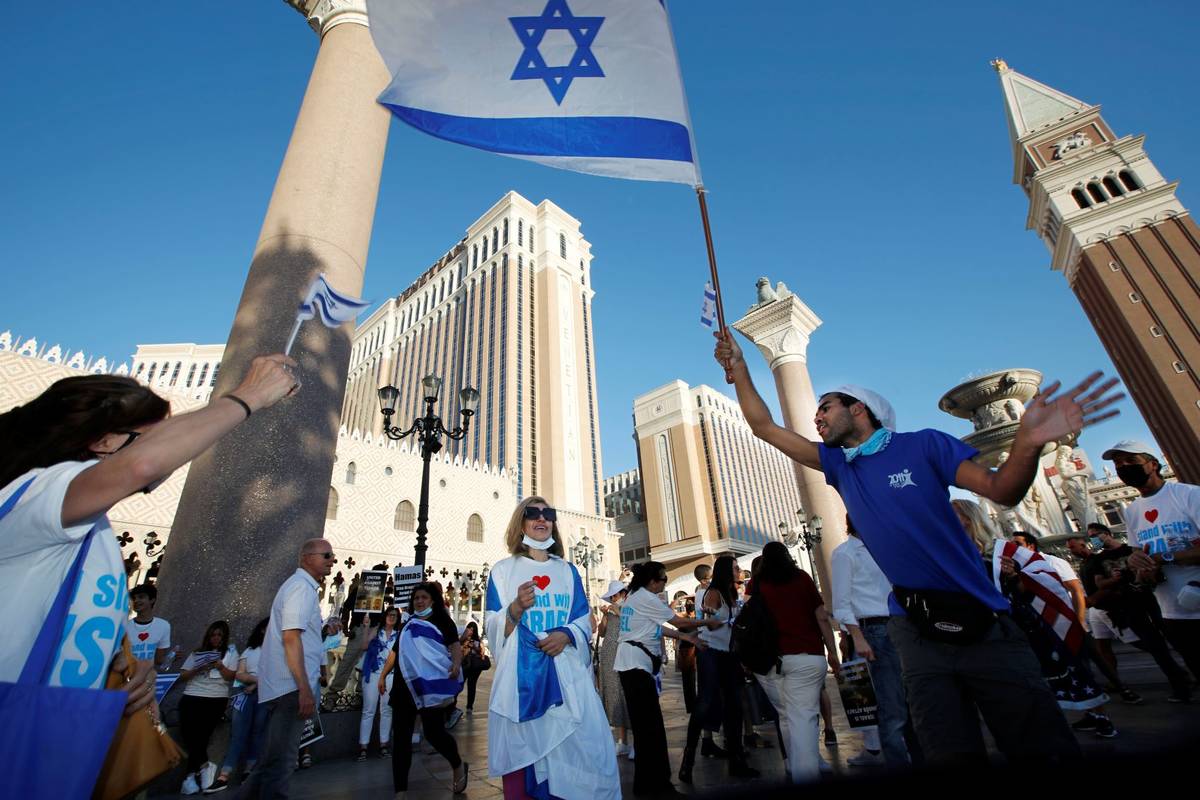 Demonstrators stand with Israel on Las Vegas Strip, The Strip