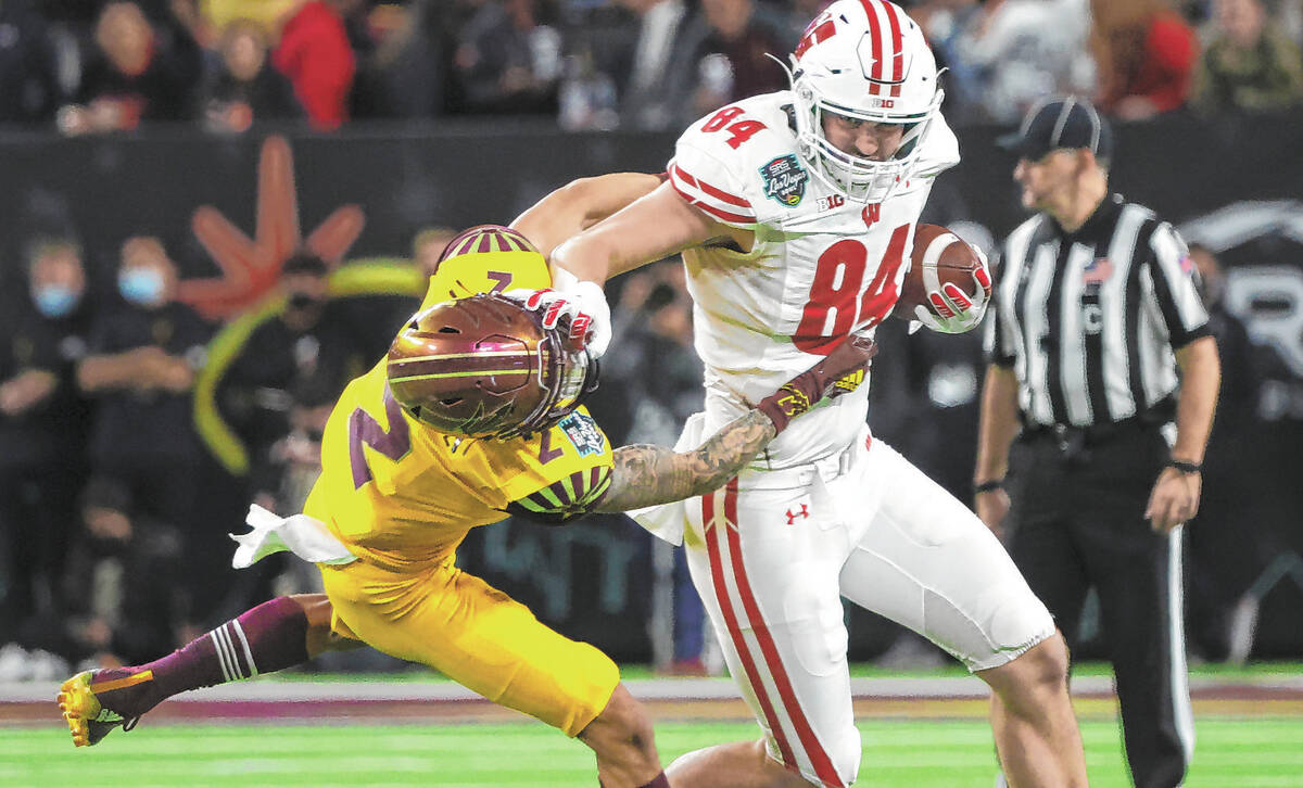 Wisconsin stalls ASU's comeback attempt to take Las Vegas Bowl