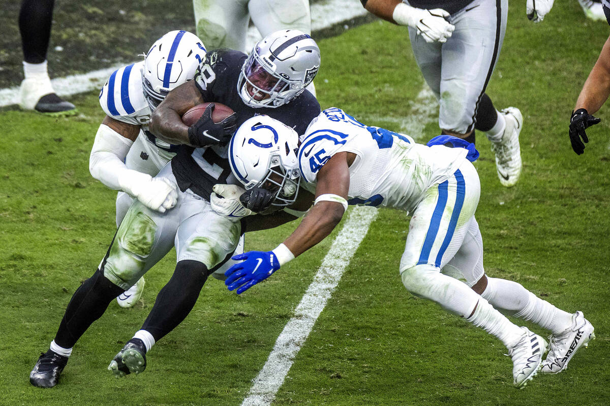 Instant Analysis: Raiders stunned by chaotic Colts, 25-20 - Las Vegas Sun  News