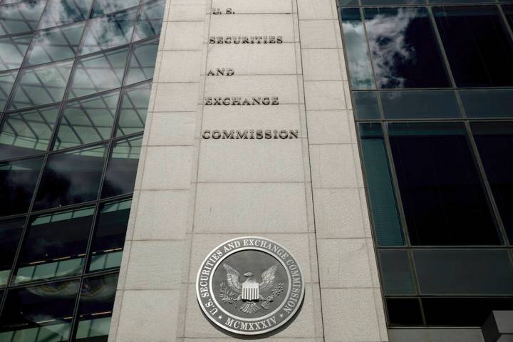 The Securities and Exchange Commission has resolved a 1½-year-old fraud case it filed against ...